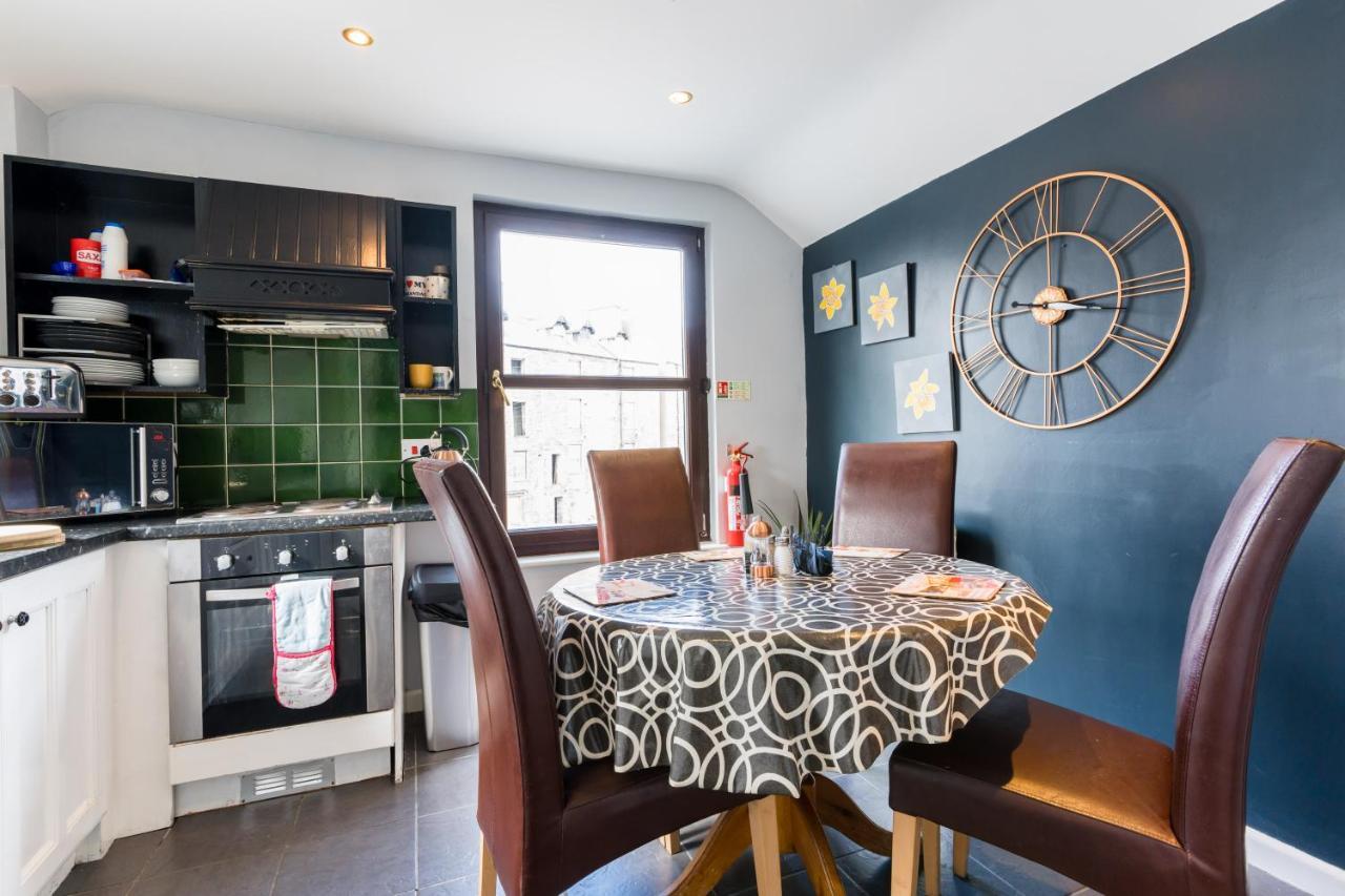 Rooms By Maes Y Mor Town Centre Aberystwyth Bagian luar foto
