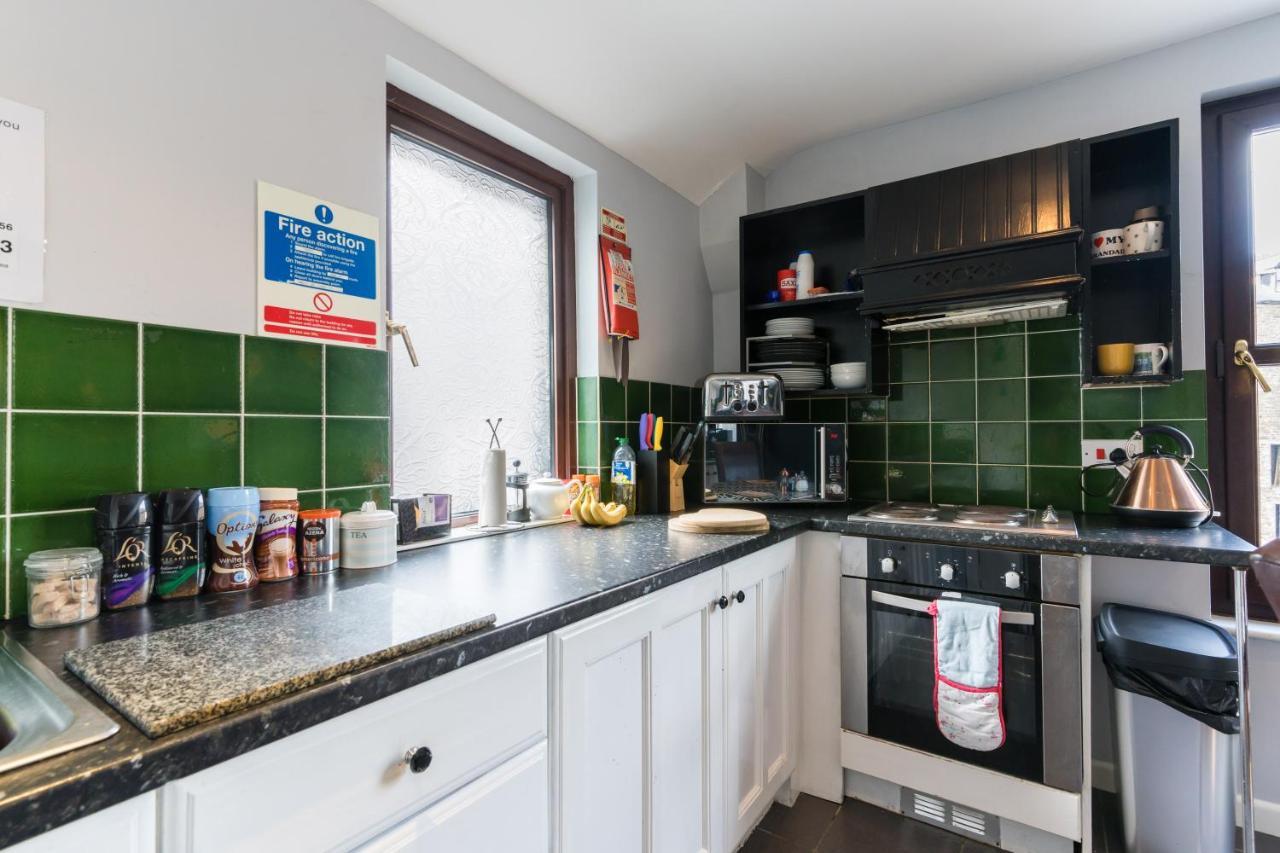 Rooms By Maes Y Mor Town Centre Aberystwyth Bagian luar foto