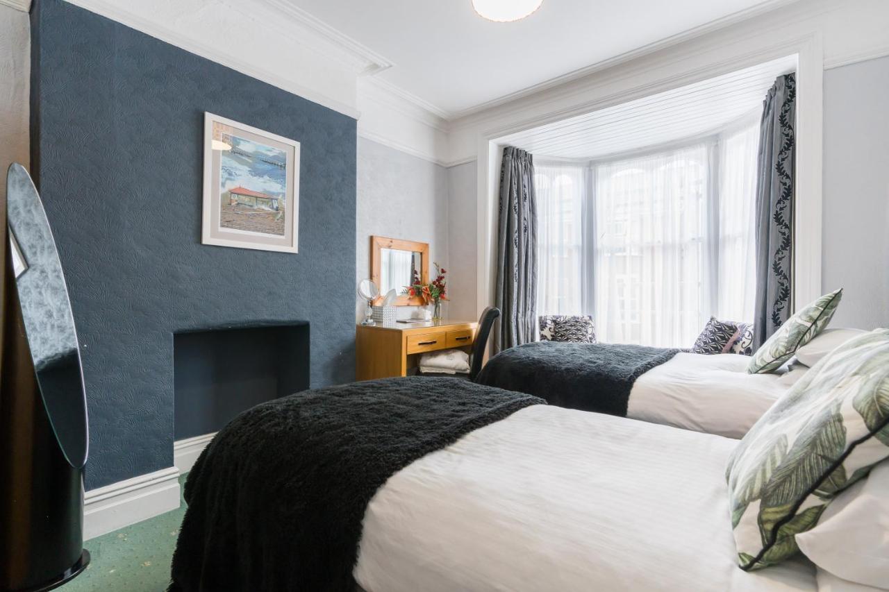 Rooms By Maes Y Mor Town Centre Aberystwyth Bagian luar foto
